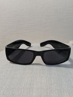 Classic Rectangular Black Sunglasses for Women - Unbranded